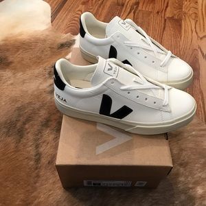 VEJA Campo Sneaker Size 8 NEW NEVER WORN